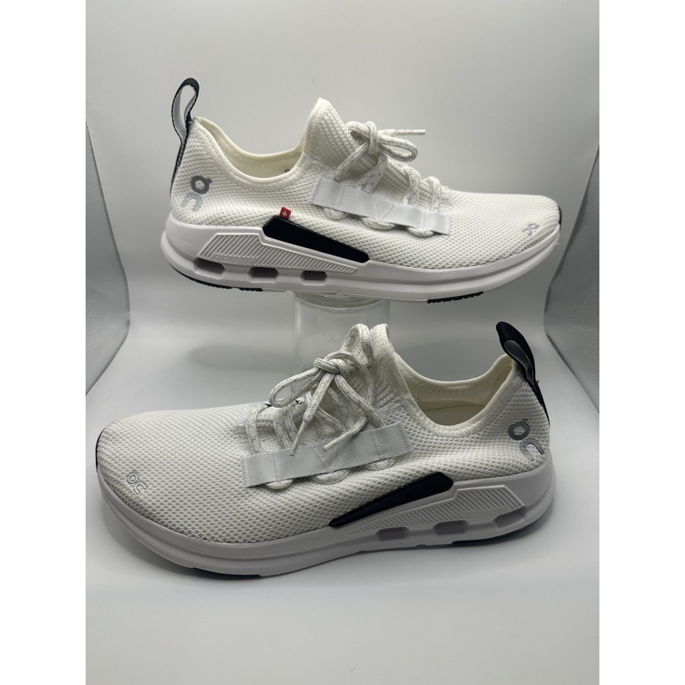 Size 9.5 - On Cloudeasy White/Black Women's